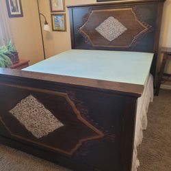 Pier One Queen Bed Headboard/footboard/frame Mattress&boxspring