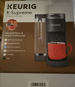This is a Keurig K-Supreme Single Serve Coffee Maker in black.