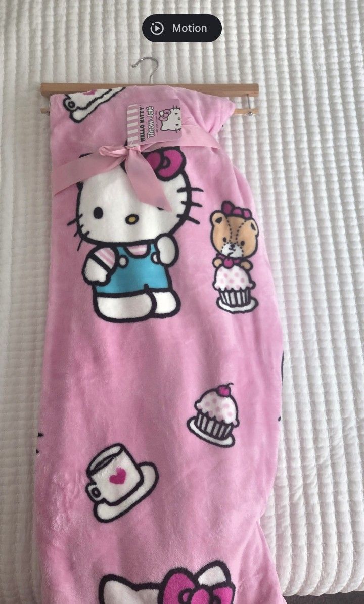 Hello Kitty Blanket