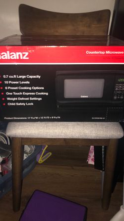 Galanz 0.7 Cu. Ft. Countertop Microwave