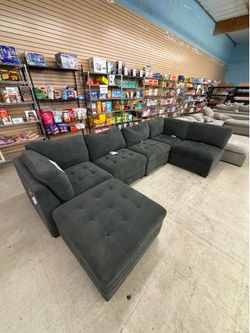 THOMASVILLE Tisdale sectional with ottoman