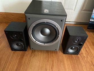 Jbl subwoofer and polk audio speaker set