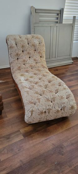 Tufted Chaise Lounge Chair