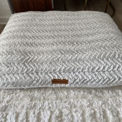 Luxury Plush Dog Bed - New 