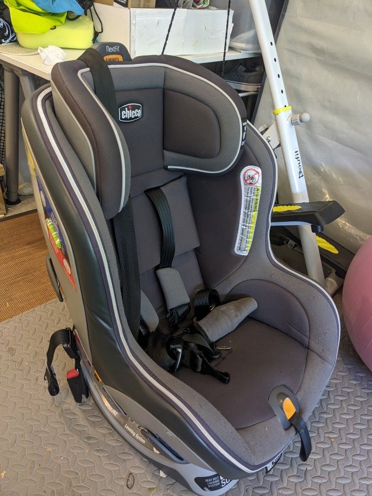Chicco Nextfit Zip Convertible Car Seat Nebulous