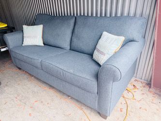 Stunning Upscale Robb & Stucky Coastal Queen Sleeper Sofa(Mattress Never Used)
