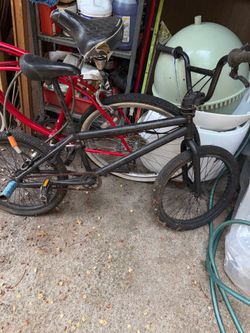 Mongoose Boy's 20" Freestyle Flat Black BMX Bike