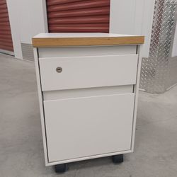 File Cabinet (lockable, Steelcase brand) 