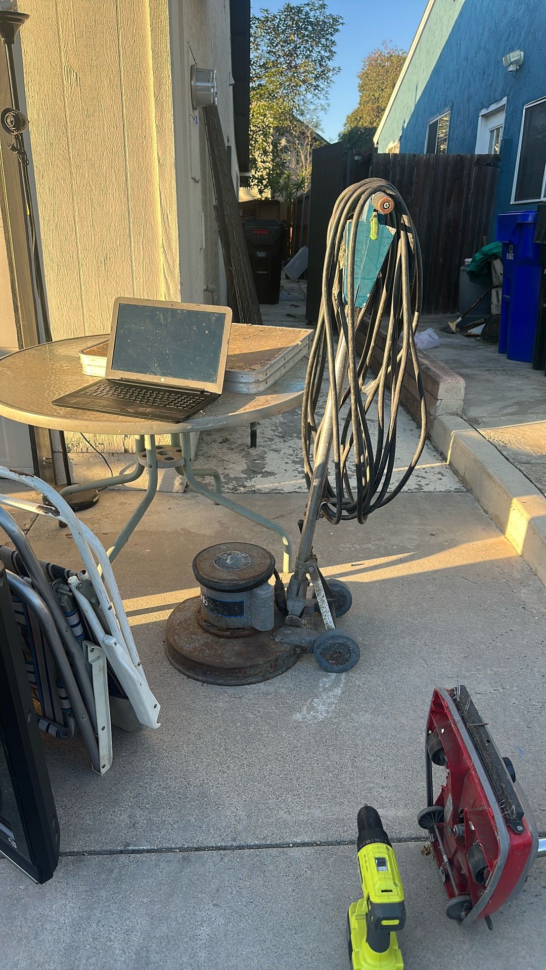 FREE!!!…. / Todo O NADA /everything As Is 