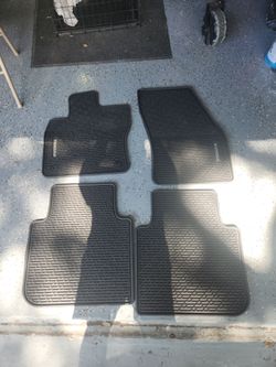 VW Tiguan OEM Rubber Floor Mats Set of 4
