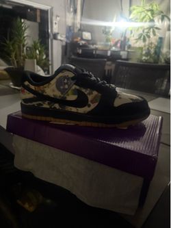 Nike sb supreme dunks 9.5