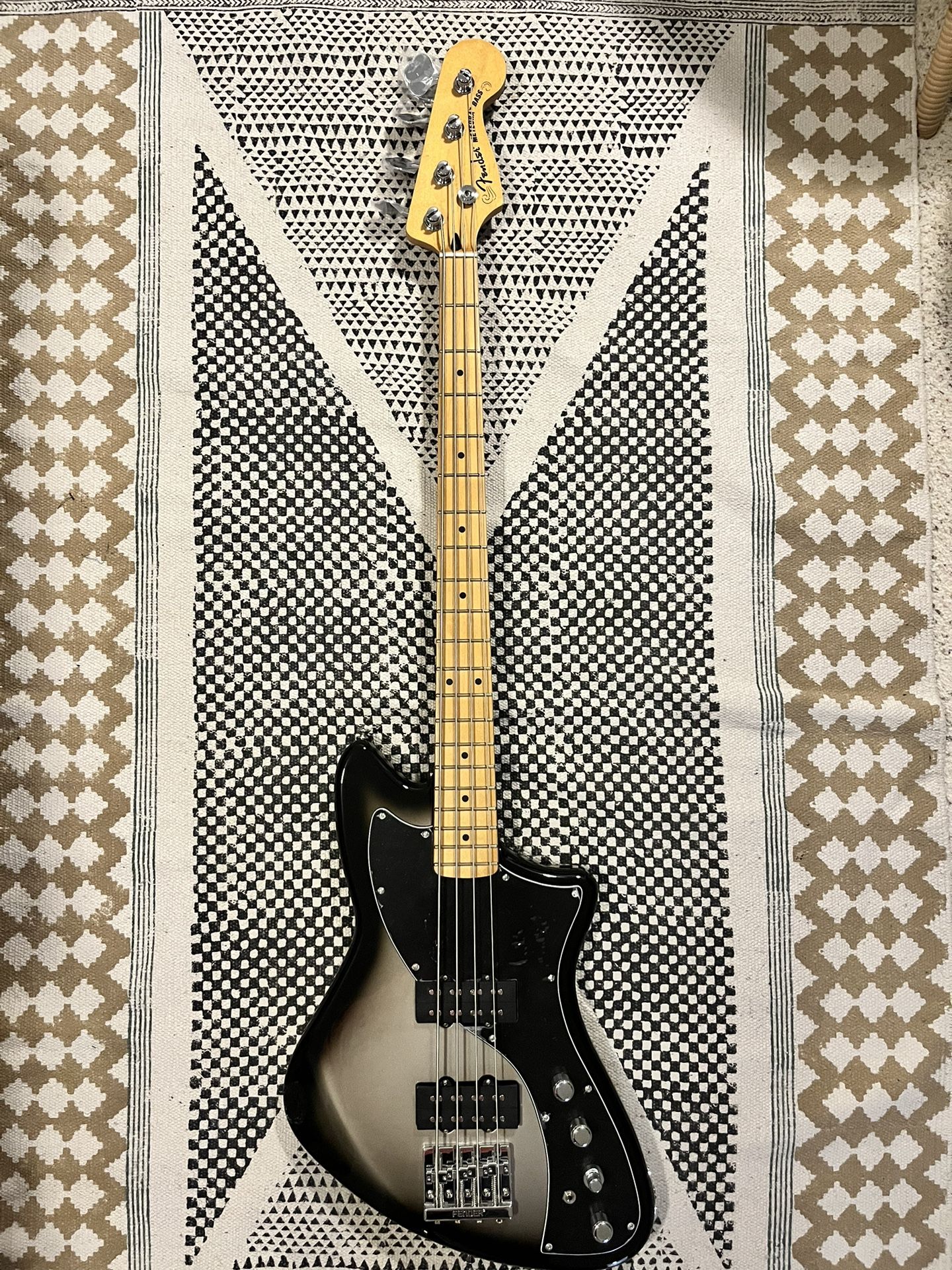 2023 Fender Meteora Bass Silverburst Maple Neck With Gig Bag