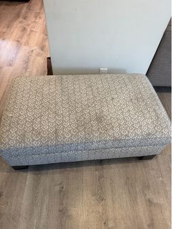 Free Storage ottoman