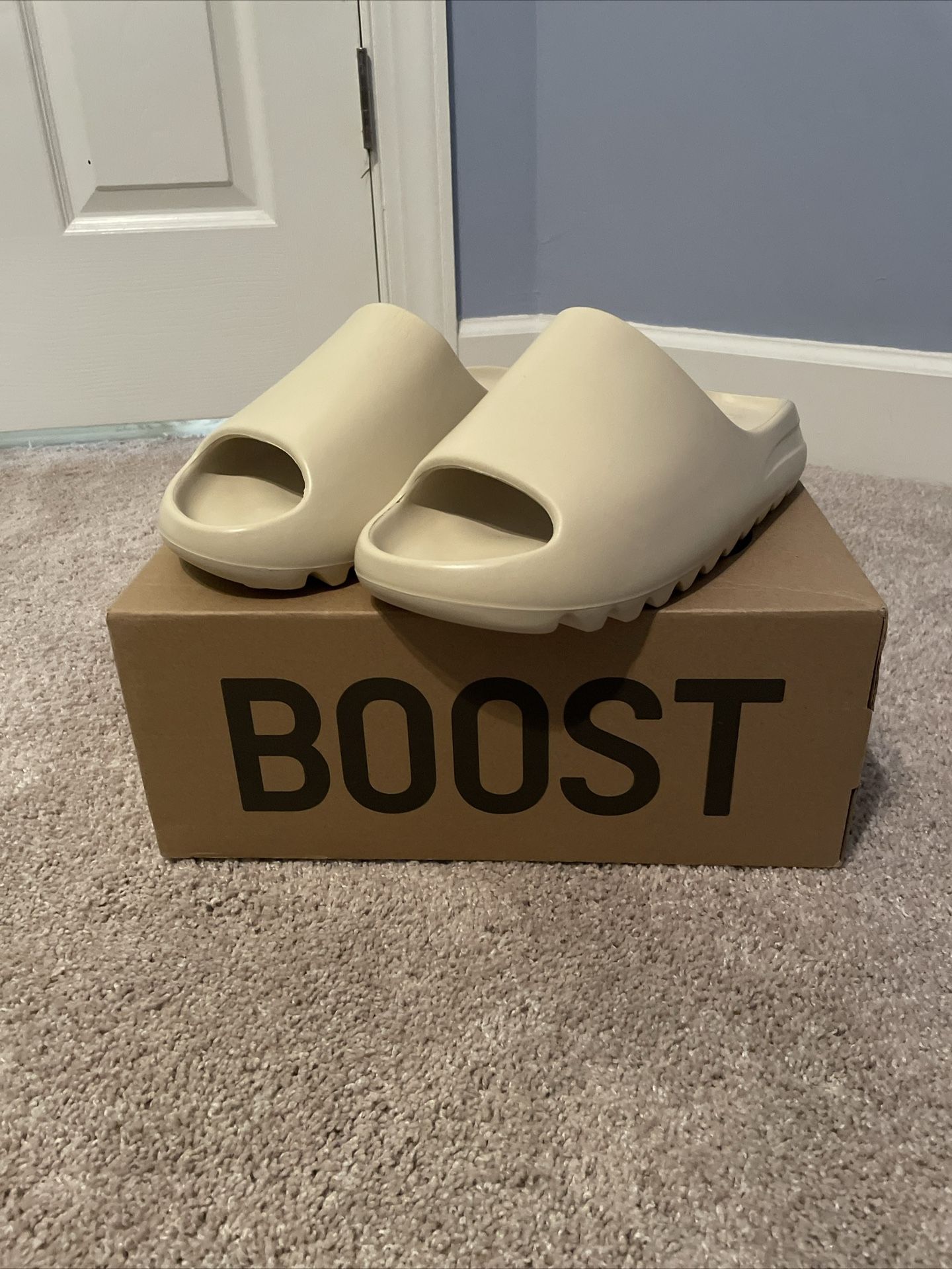 Yeezy Slides Bone Size 10