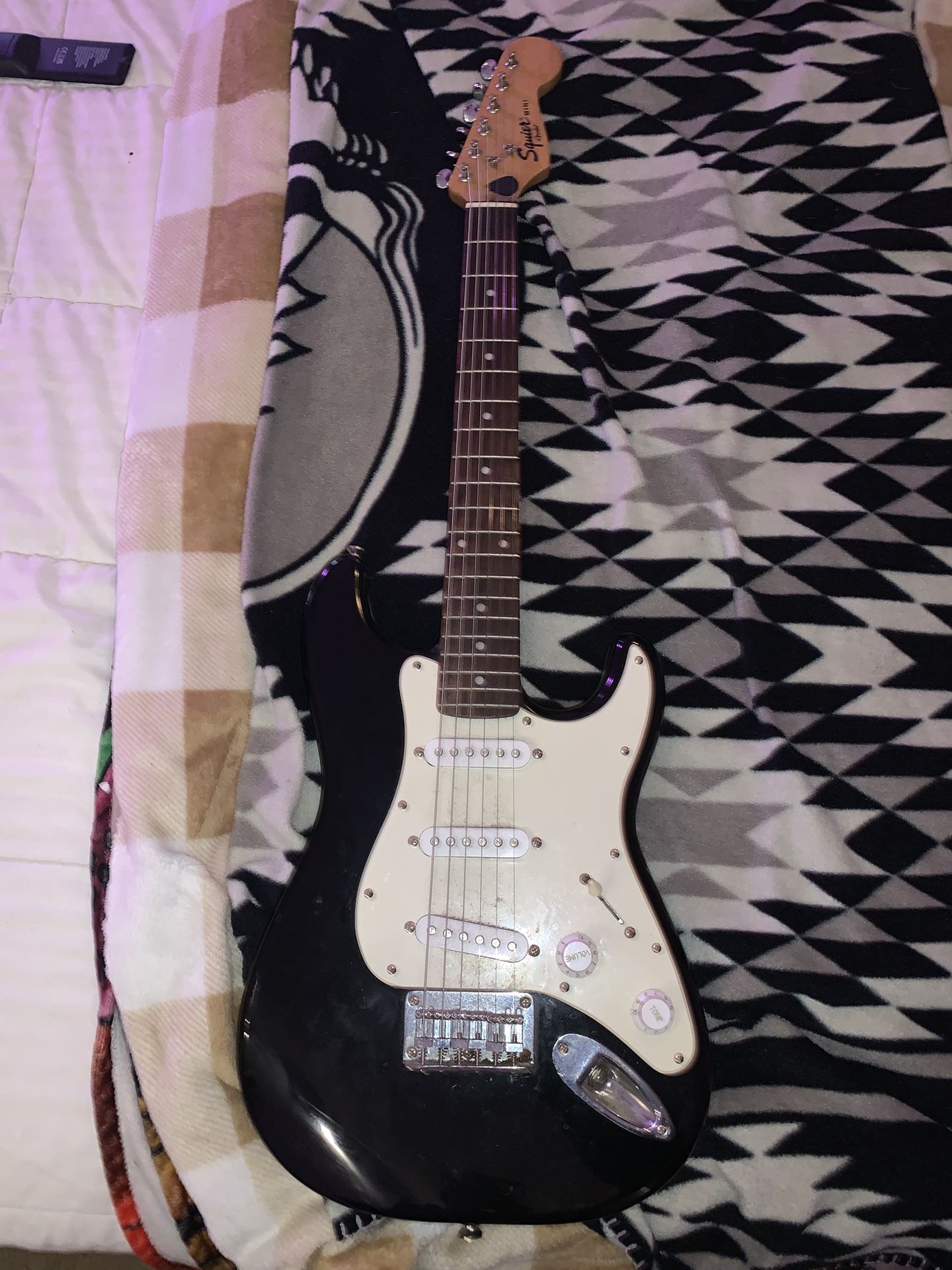 Fender Squier Mini With Mini Practice Amp