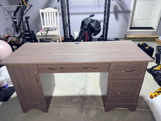 Wood computer desk
