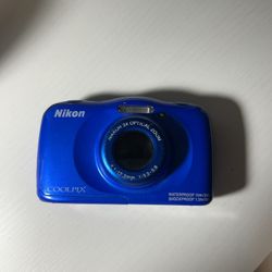 Nikon COOLPIX W100 digital camera Waterproof 