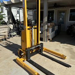 Lift Pallet Stacker 