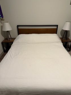 Bed frame, nightstands and lamps set