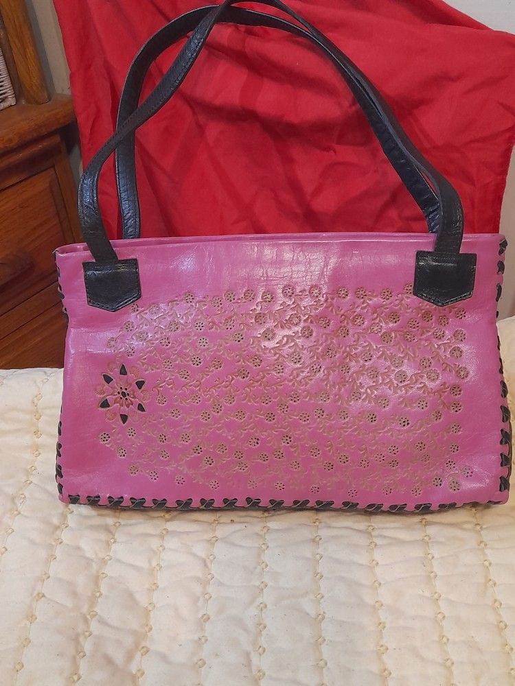 PINK  LEATHER  PURSE