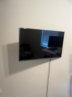 LG 4K Smart UHD TV; 43-inch