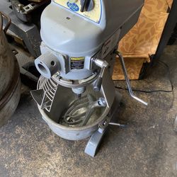 Globe 20qt Mixer