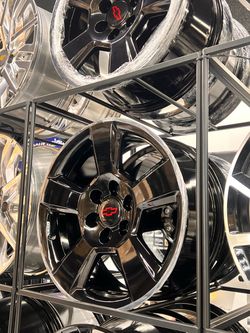 20”x9 Oem Chevy Ltz wheel —-$695 wheel exchange Limited Tripple black 6x139mm Chevy gmc