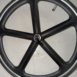 Encore Carbon Fiber Wheel - Front