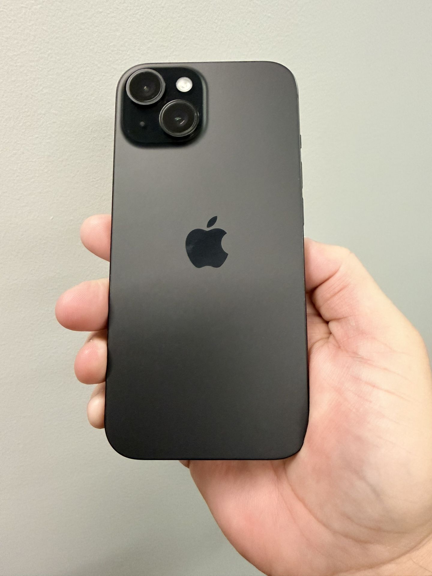 IPhone 15 128 GB!! Pristine Condition!! ! (T-Mobile Or Metro) Hablo Espanol.