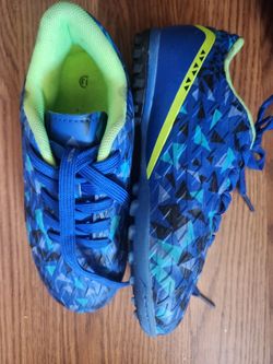 Kids indoor soccer cleats