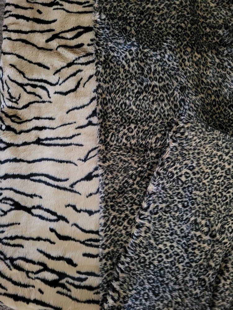 Throw Blankets