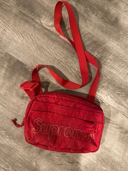 Supreme bag 80$