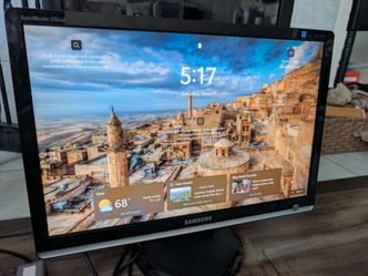 22" PC monitor with display cable