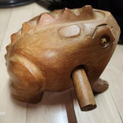 Vtg Handcrafted Wooden Frog Pestle Rhythm Percussion Musical Instrument