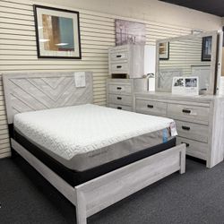 New Queen Size All Pieces Except Mattress BedroomSet. Comes In 4 Sizes. Delivery & Set Up Available 