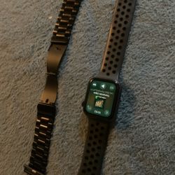 Apple Series 5 In Great Condition 