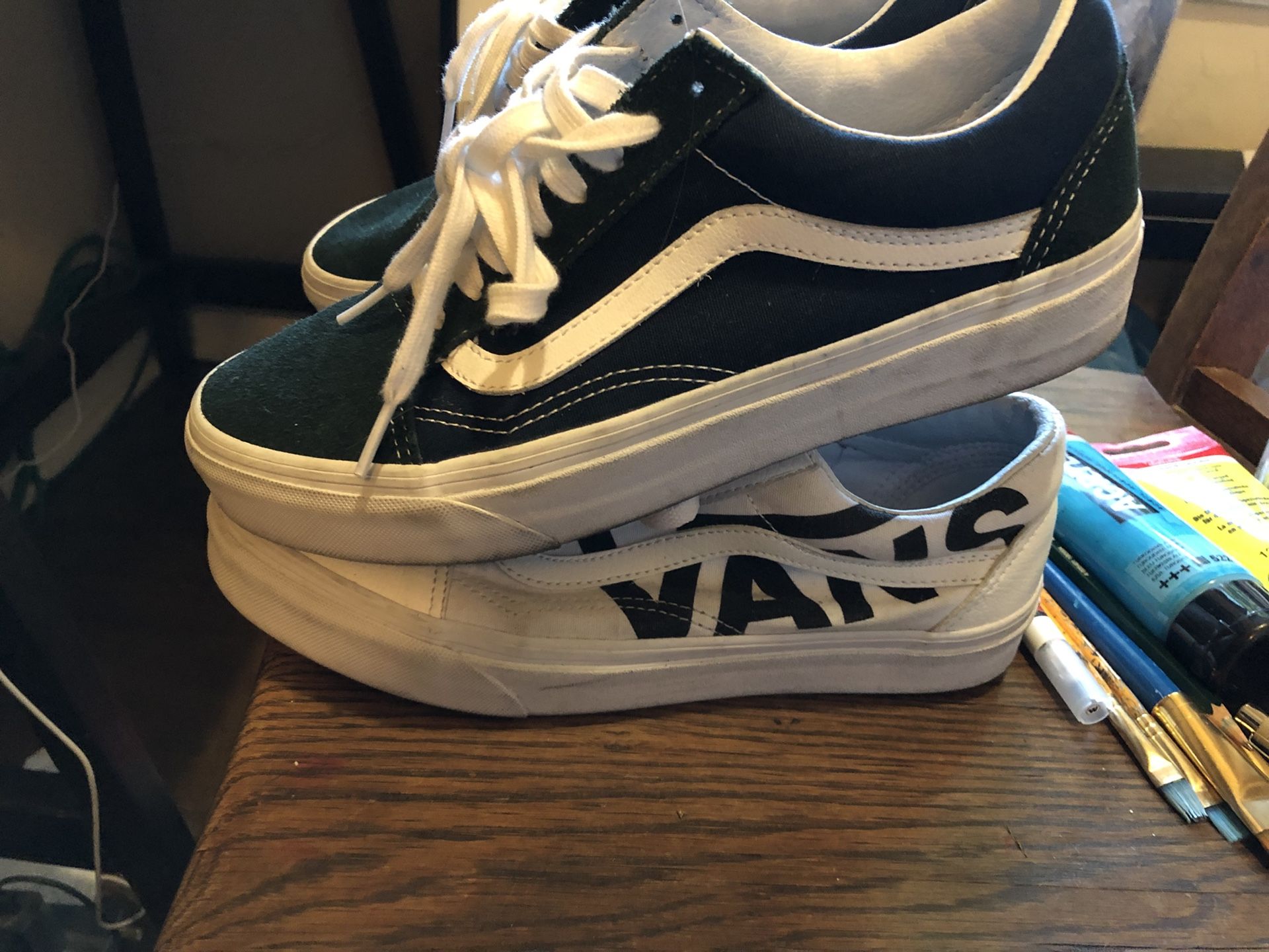 Vans old skool size 7.5 men 9 women