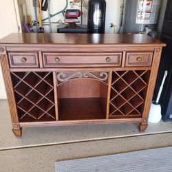 Wine cabinet