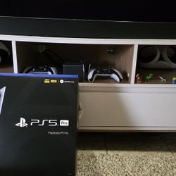 PS5 pro + PSVR2+ 3 Controls