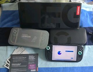 Lenovo Legion Go 2 - Z2 Extreme -32 Gb - 2 TB SSD. Screen protector+TPU Case.