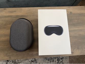 Apple Vision Pro M2 256GB Bundle with Dual Loop Headband
