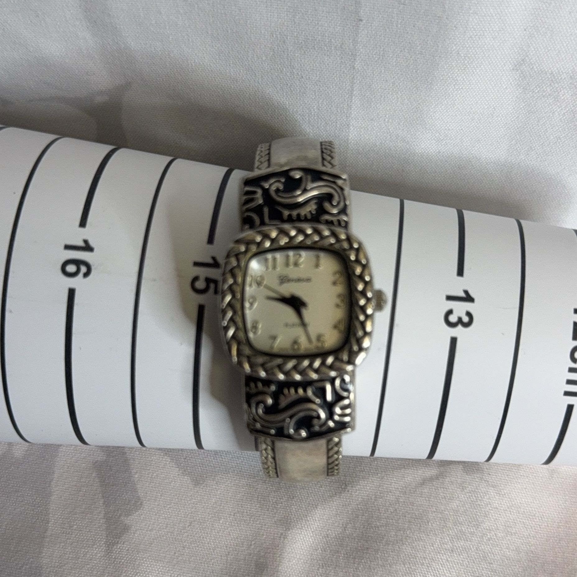 Vintage Geneva Silver Tone Decorative Wristwatch