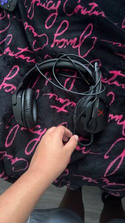 Gaming keybored and mouse and hyper x headset