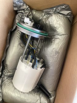 2017-2020 Chevy Suburban/ Cadillac Escalade Fuel Pump A/C Delco Oem
