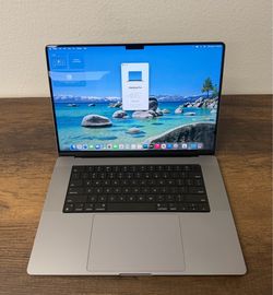 16" MacBook Pro  M1 Max 10 Core*64GB RAM*512GB SSD