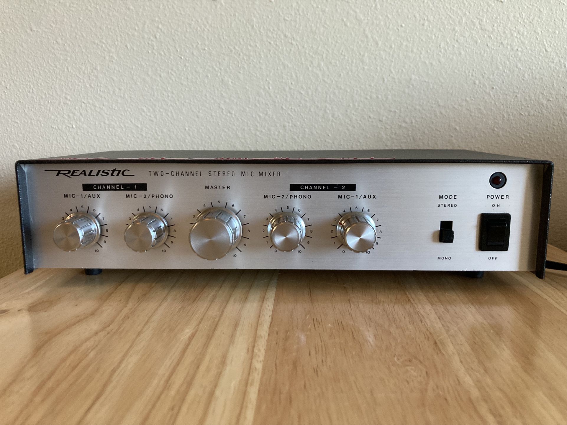 Realistic- 2-channel stereo microphone mixer!