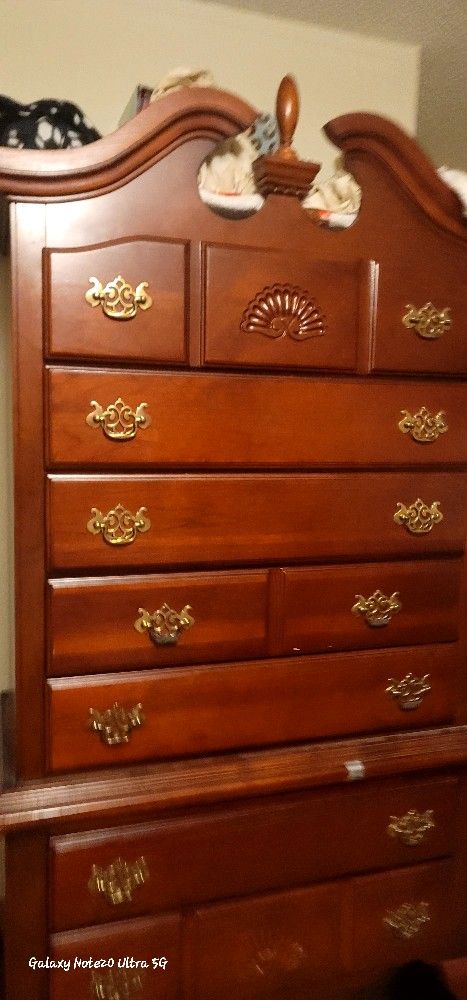 3pc Cherry wood bedroom set