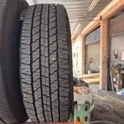 Lt 245/75/16 used tire like new