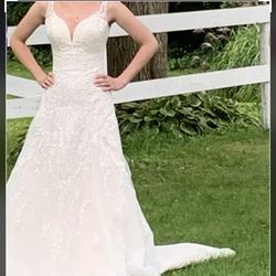 Wedding Dress Size 2 - Essence Of Australia Brand