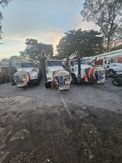 End-of-year deals! 💰🤑 Ready to hear cash offers. 💵 Financing is available, as is transportation. 🚚 We just need a zip code to get you a quote. 📍
